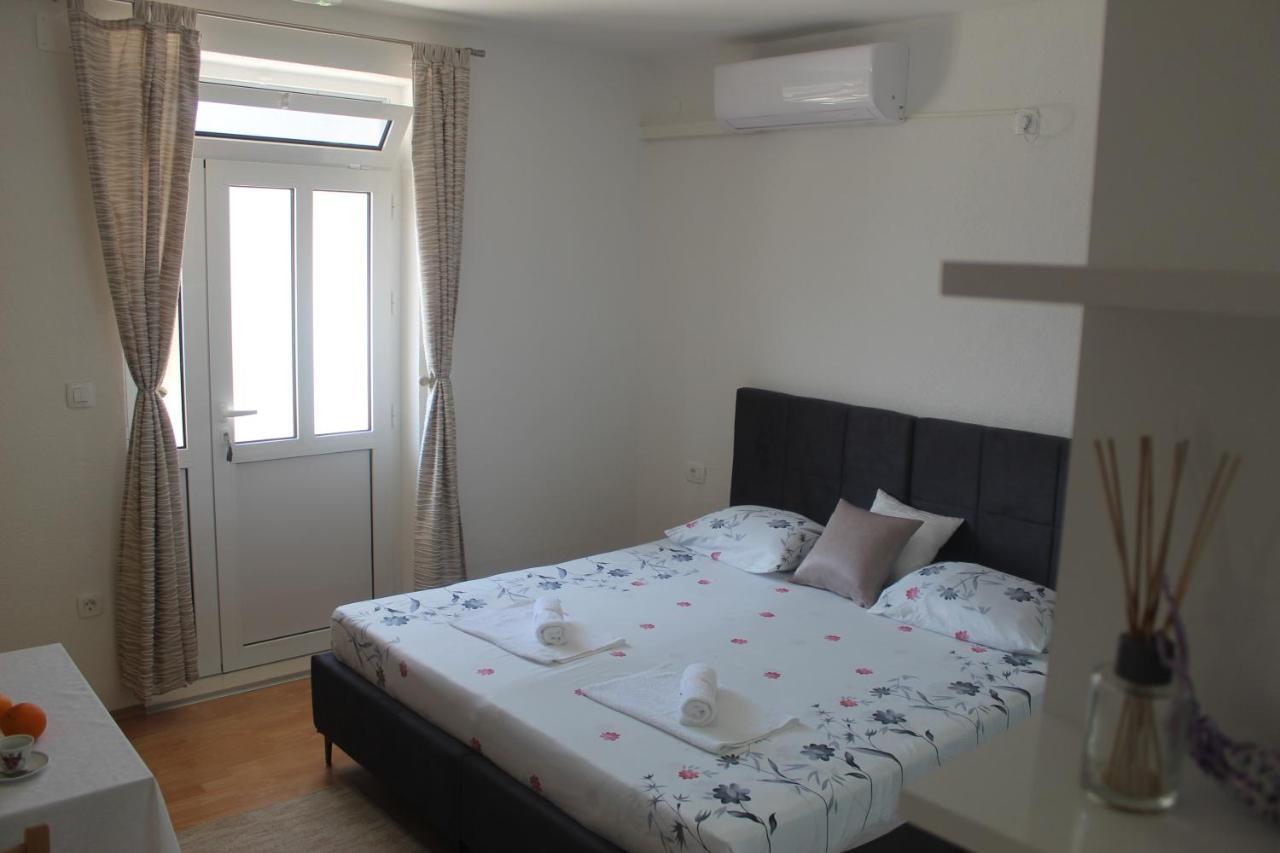 Sun Studio Apartment Komolac Luaran gambar