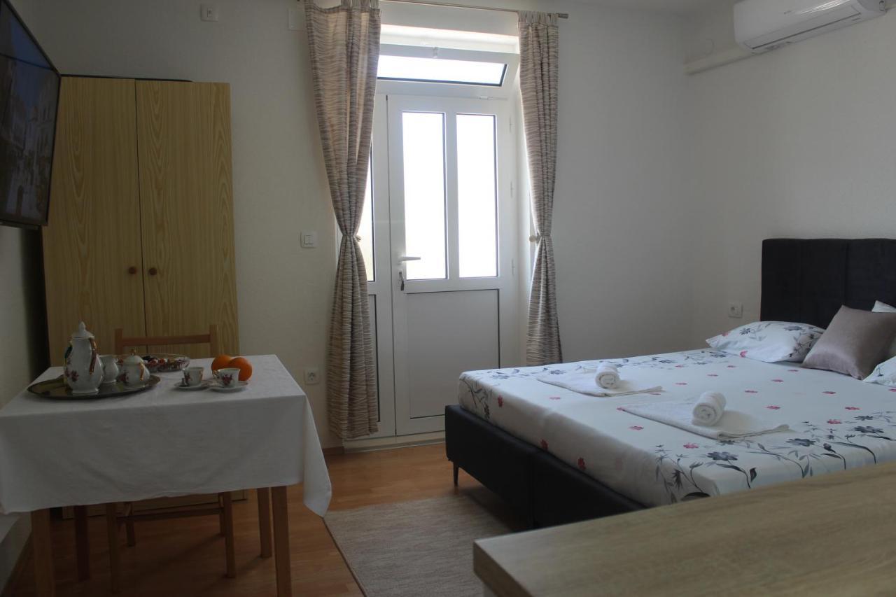 Sun Studio Apartment Komolac Luaran gambar